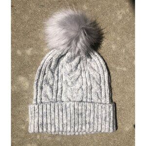 NWT Loft Women's Cable Knit Beanie Hat With Faux Fur Pom OS Gray Winter Snow